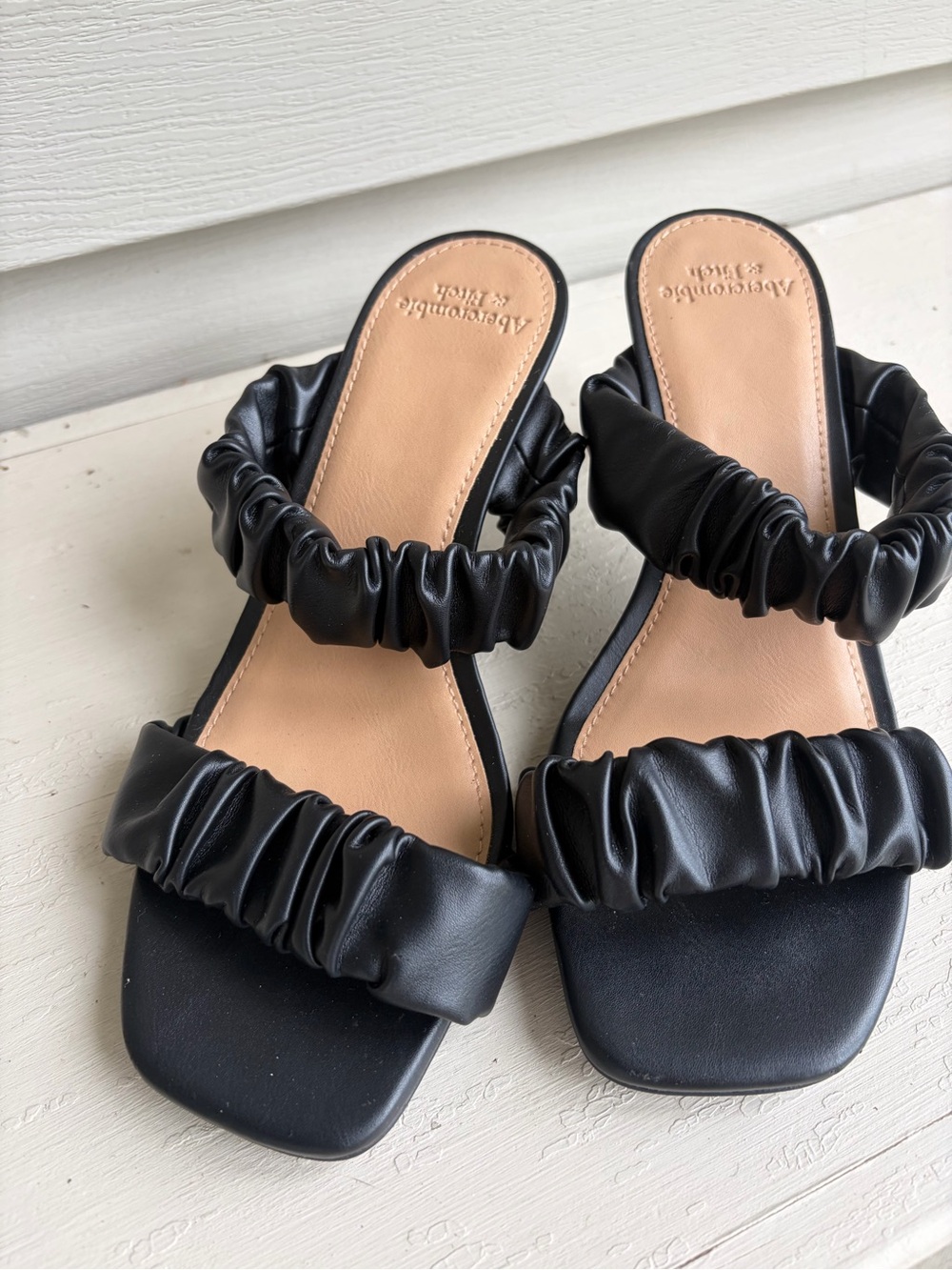 Abercrombie & Fitch Black Ruched Double-Strap Slide Sandals